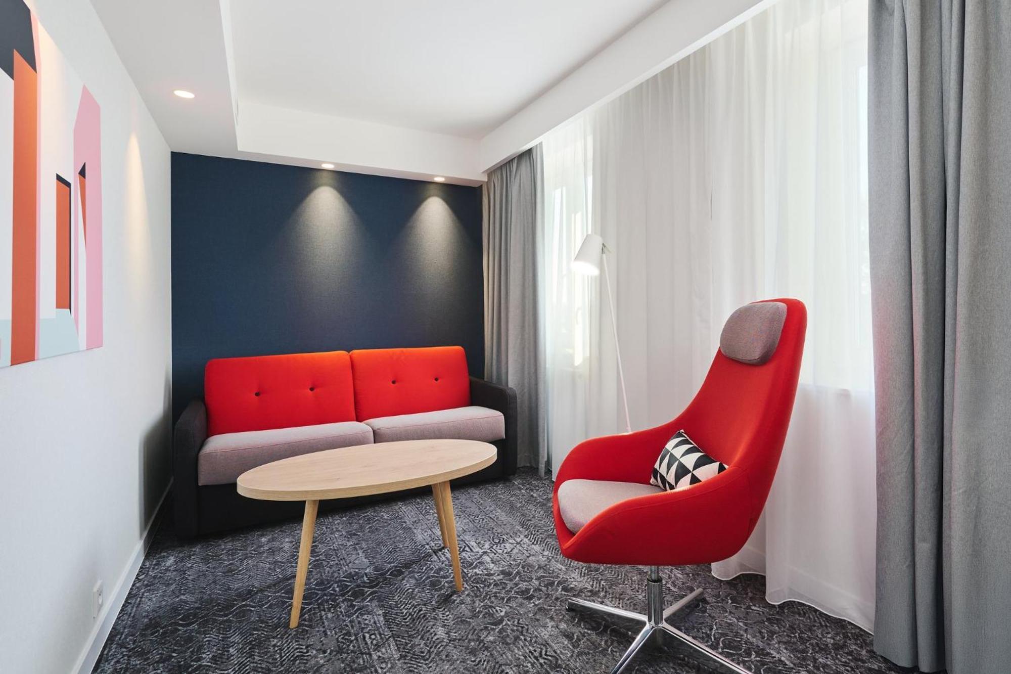 Express By Ihg Hotel 3*